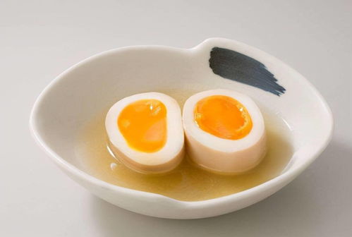 一天一个鸡蛋,是营养佳品还是心血管祸根 哪些人要少吃