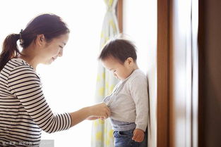 妈妈别当着孩子面换衣服,尤其是家里有儿子的,对孩子的影响很大 