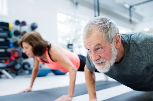 除了走路,40 60岁的人,最适合做这4种运动,越动越健康