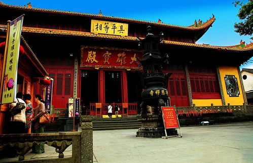 杭州香火旺盛的一座寺庙,是西湖历史上四大古刹之一,曾屡毁屡建