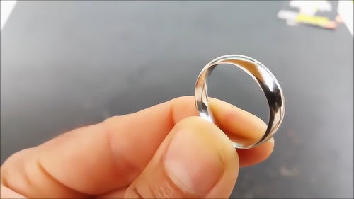 纯手工打造的戒指,送给女友一定喜欢,拥有特别的意义,好手艺 