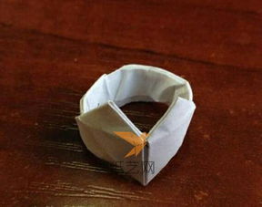 简单小班手工折纸 心形戒指的折法步骤