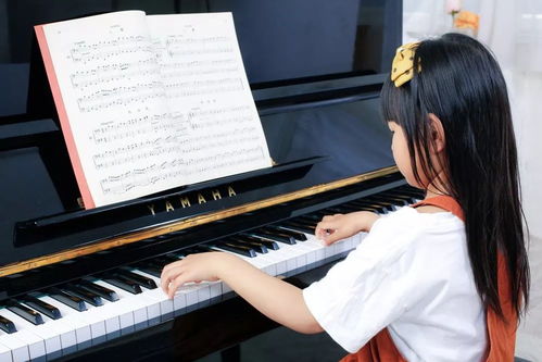 9岁女孩坚持学英语弹钢琴6年 我不想学时, 妈妈这样激励我 