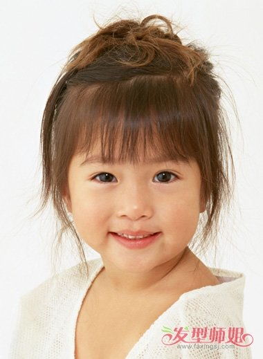 漂亮的小女孩发型图片 适合小女孩的发型