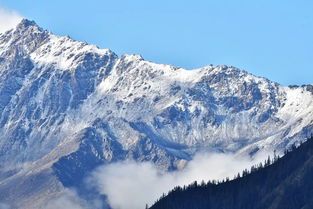 甘肃肃南 祁连山立秋时节迎降雪