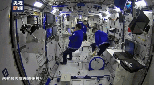 两名航天员太空互拍(神舟十二号航天员第二次太空漫步具体情况如何)