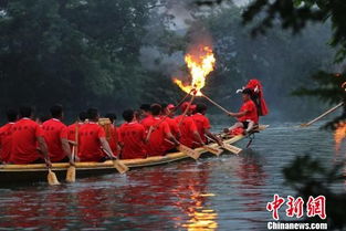 湖南道县举行传统龙船赛 百余艘龙船竞渡