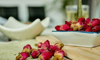 杜鹃花、芙蓉花、千日红，玫瑰花泡茶喝的话会有什么作用？