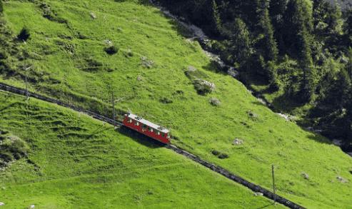 世界上最陡峭的铁路,相当于过山车,但建成120年保持0事故