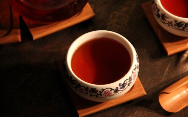 天福茗茶的碧螺春 张一元和吴裕泰的茉莉花茶 八马和日春的4种铁观音 白沙绿茶 均检出国家禁用农药 