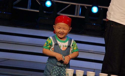 张峻豪 3岁上央视5岁上春晚,年入百万,他现在怎么样了