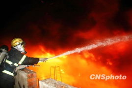 福州一制鞋厂发生火灾 大火半小时内将厂房全部吞没 
