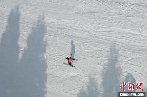 江西五百名孩童学滑雪迎冬奥 体验户外滑雪乐趣