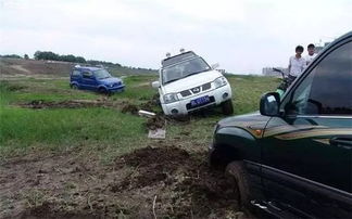 在陷入泥泞的车,一个小办法开出泥坑