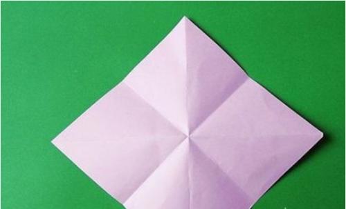 用正方形纸折纸飞机怎么折飞得久 