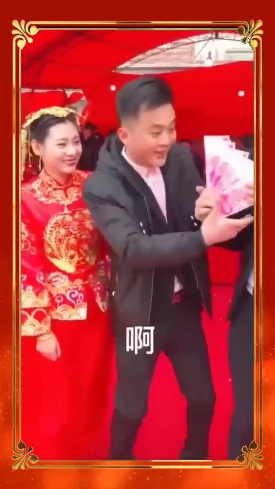 兄弟结婚,没想到新郎这么现实 