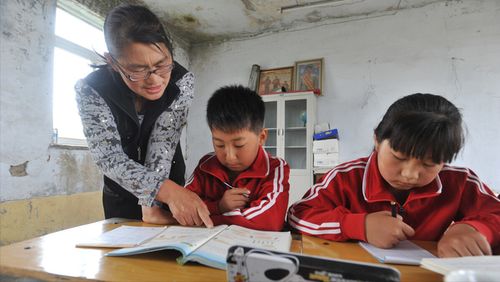 高三学生,学校垃圾 一本率不到5 ,可以不听老师的,自学吗