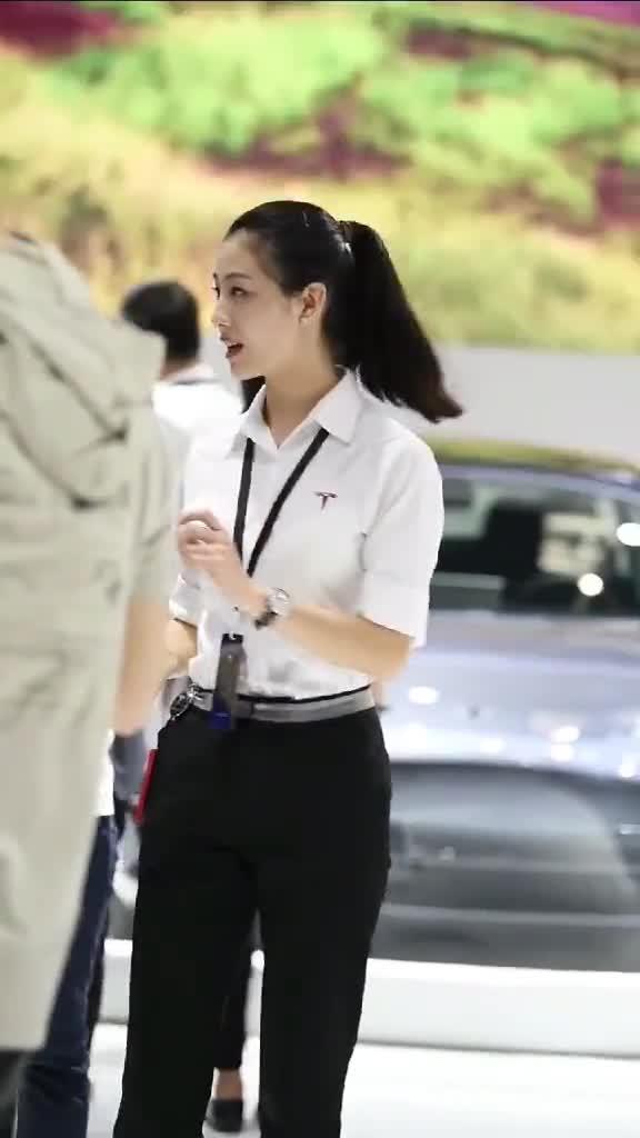 认真工作的女人才最美丽 