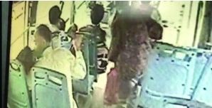 老汉公交上猥亵强吻女童现场过程视频,女司机呵斥说了啥细节曝光