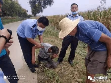 邓州老人趴在地上不动,发现时