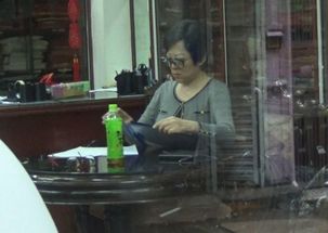 组图 祥嫂 洪金梅病逝巨额遗产分配成谜 子女现身办理身后事 