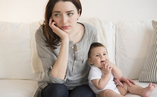 产后抑郁症可以喂奶吗 哺乳期抑郁症能喂奶吗