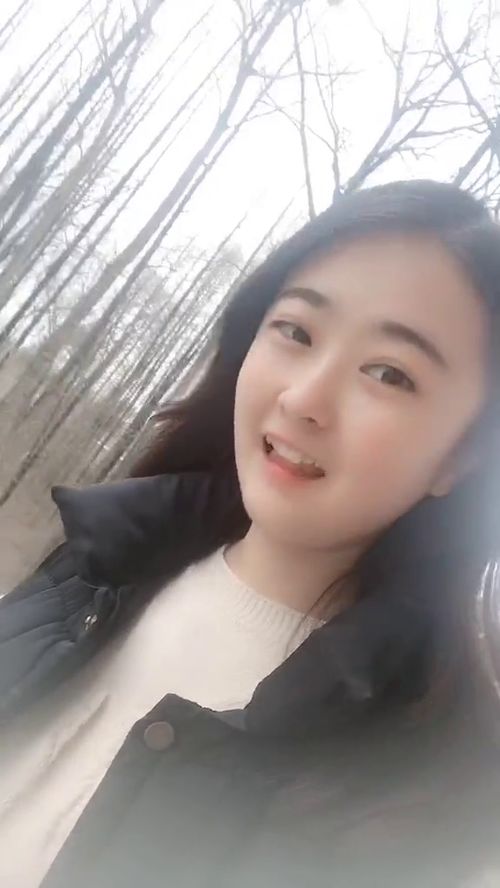 为什么爱笑因为爱笑的女孩运气不会太差啊,加油 