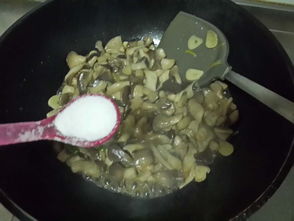 单炒蘑菇怎么炒好吃 素炒蘑菇是怎么做的