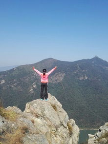 翻过了一座山(过了星期三翻过一座山什么意思)