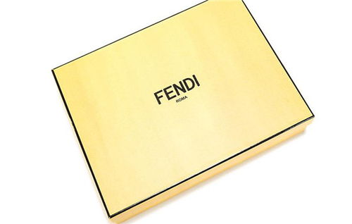 f开头的奢侈品牌子 Fendi是什么牌子