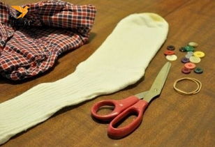 手工旧物改造袜子雪人制作教程图解 