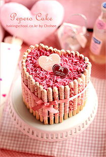心形生日蛋糕,满满粉色