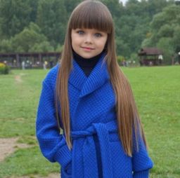 6岁女孩被称 世界最美丽女孩 神似洋娃娃