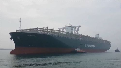 双向交通大阻塞 台湾货运船在苏伊士运河搁浅,堵了后面15艘船 