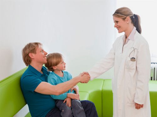 家有女儿的,如果发现孩子有早熟倾向,你会选择医疗干预吗