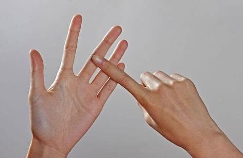 十个冷知识 掰手指对身体有什么危害