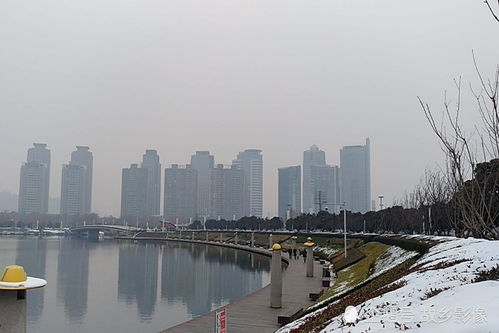 雪后的郑州东区CBD,寒冷与安静交融,并不适合旅行