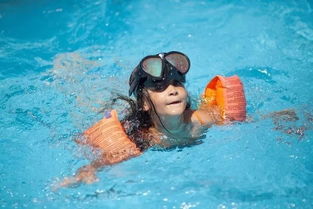 微提醒 6岁女孩游泳后得了这个病 高温来袭,带娃下水前这些事必须做