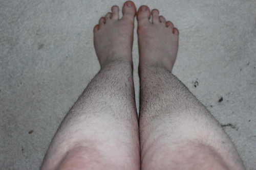 女性体毛多影响美观 腿毛多或是这3点原因造成的,不妨早知道