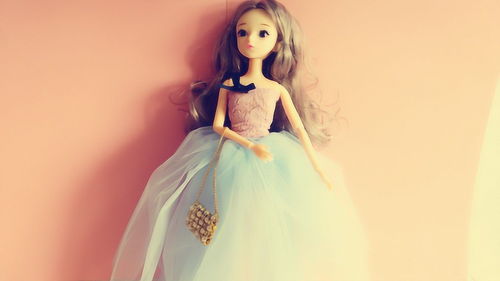 给芭比娃娃做一套仙气飘飘的裙子套装,做法非常简单,手工DIY 