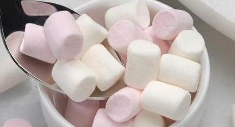 孩子想吃棉花糖,在家白糖和淀粉就能做