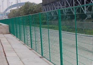 玉树公路护栏网 高速公路护栏板 护栏网厂家