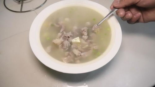 牛肉炖土豆的家常做法,汤汁儿泡饭,孩子的最爱,老齐美食视频 