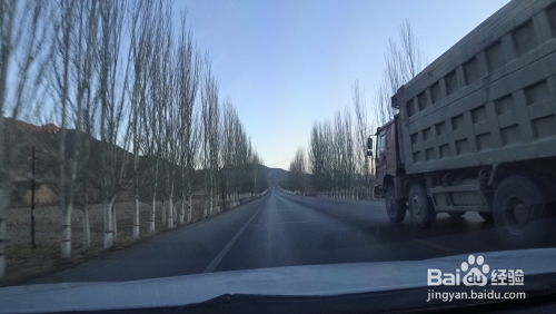 在农村公路上新手开车需要注意些什么(农村道路怎么开车)