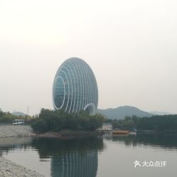 雁栖湖哪个停车场离游乐场近(雁栖湖酒店免费停车场在哪)