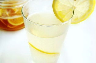 柠檬水什么时候喝，一天中什么时间喝柠檬水最好呢